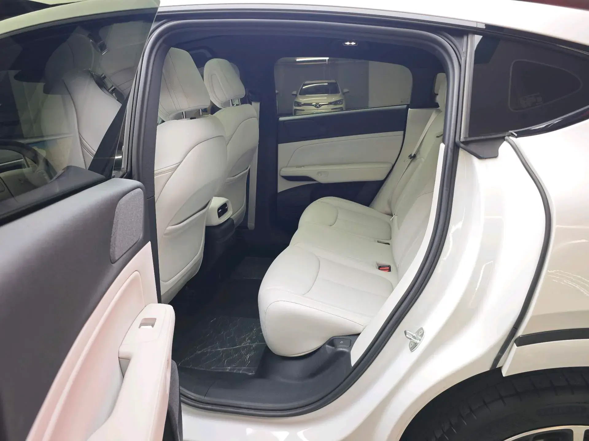 2023 XPENG G6 thumbnail 3