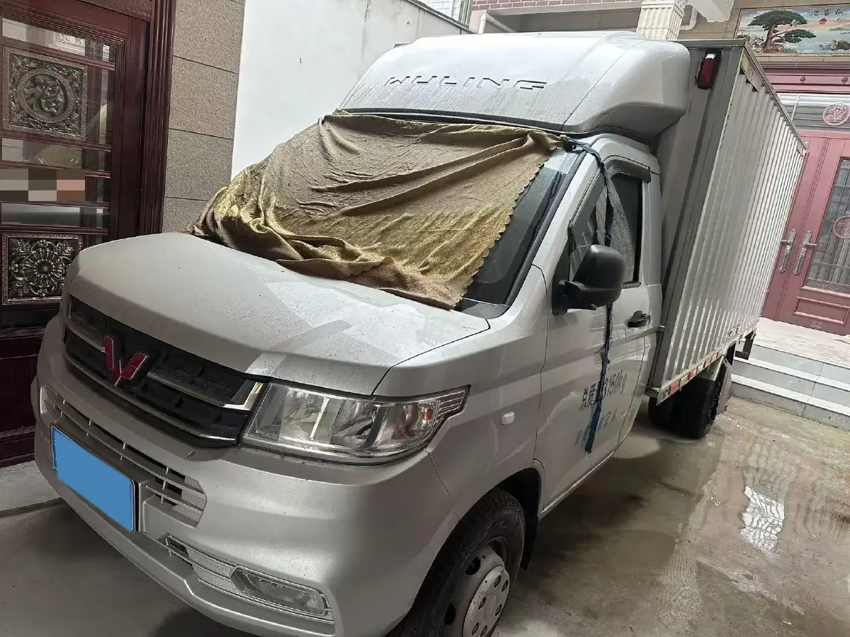 2022 WuLing RongGuang New Truck 1.8L 125HP L4 5MT