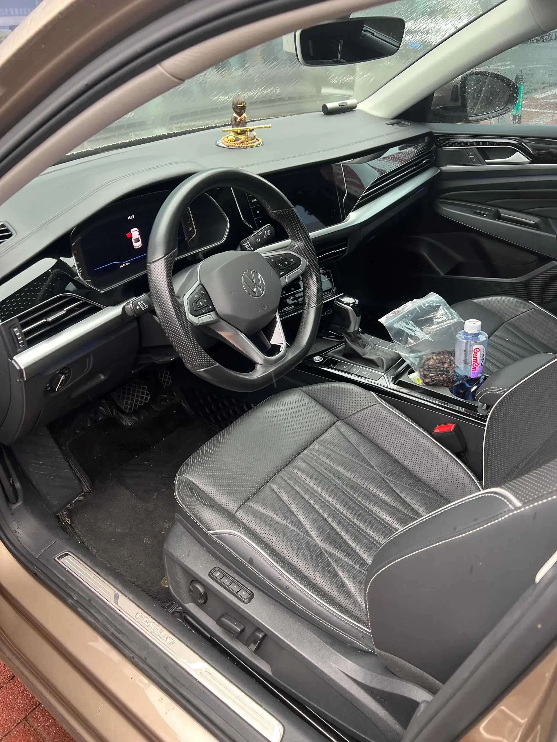 2021 VOLKSWAGEN PASSAT thumbnail 2