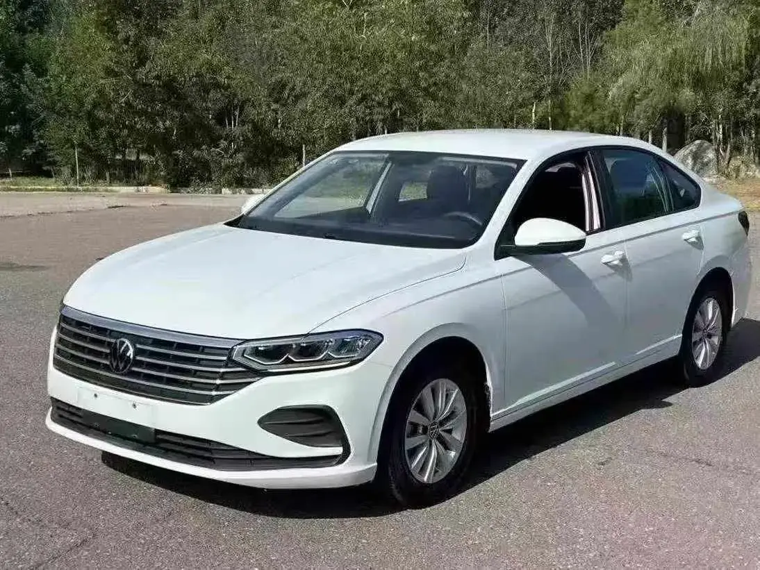 2023 VOLKSWAGEN LAVIDA view 1