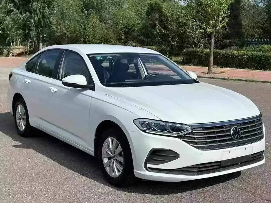 2023 VOLKSWAGEN LAVIDA thumbnail 3