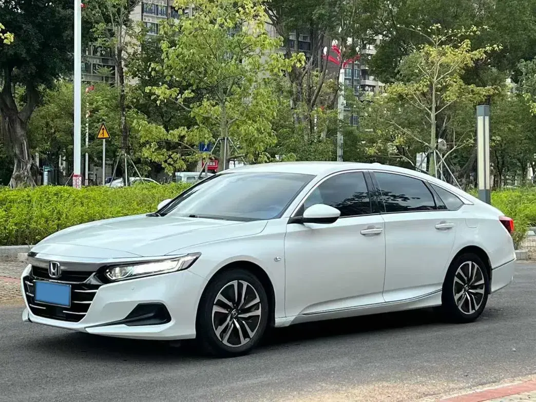 2022 Honda Accord 2.0L 146HP L4 E-CVT Hybrid