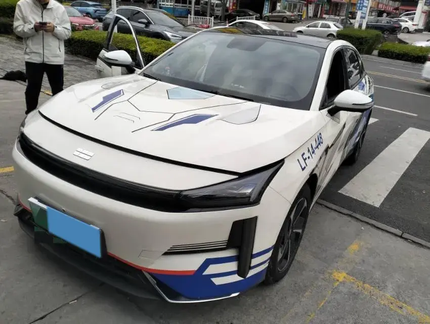 2023 Geely Galaxy L6 1.5T 163HP L4 3DHT PHEV