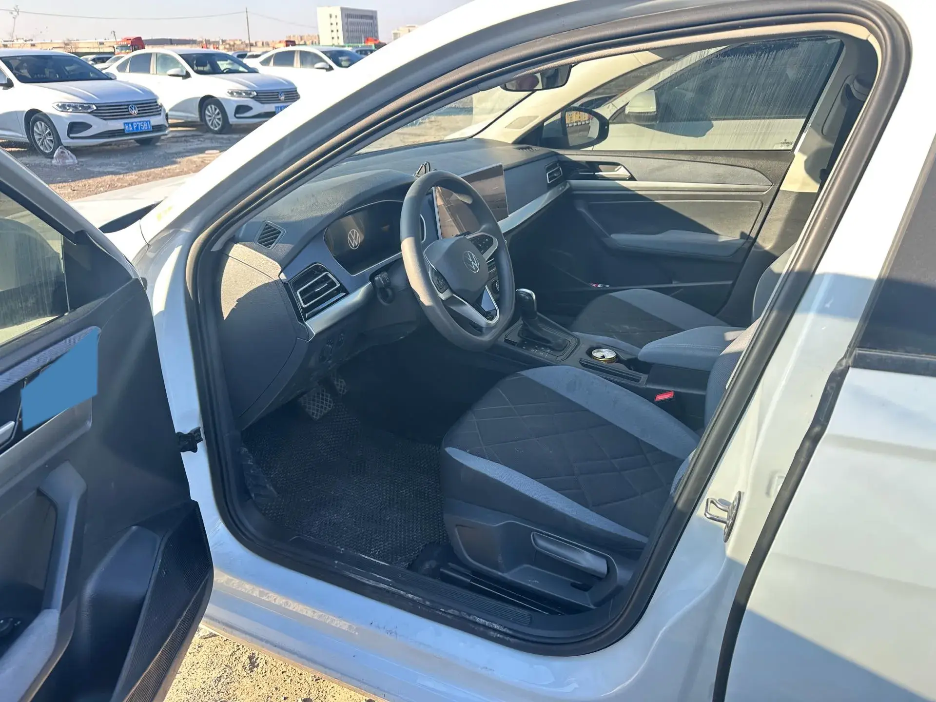 2023 VOLKSWAGEN LAVIDA thumbnail 4