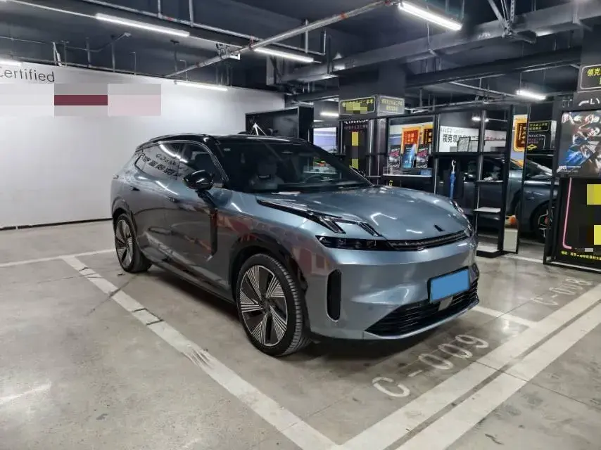 2025 LYNK&CO 08 thumbnail 3