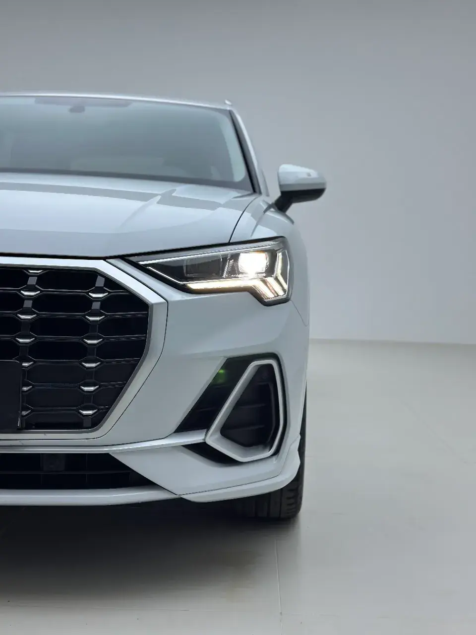 2022 AUDI Q3 thumbnail 4