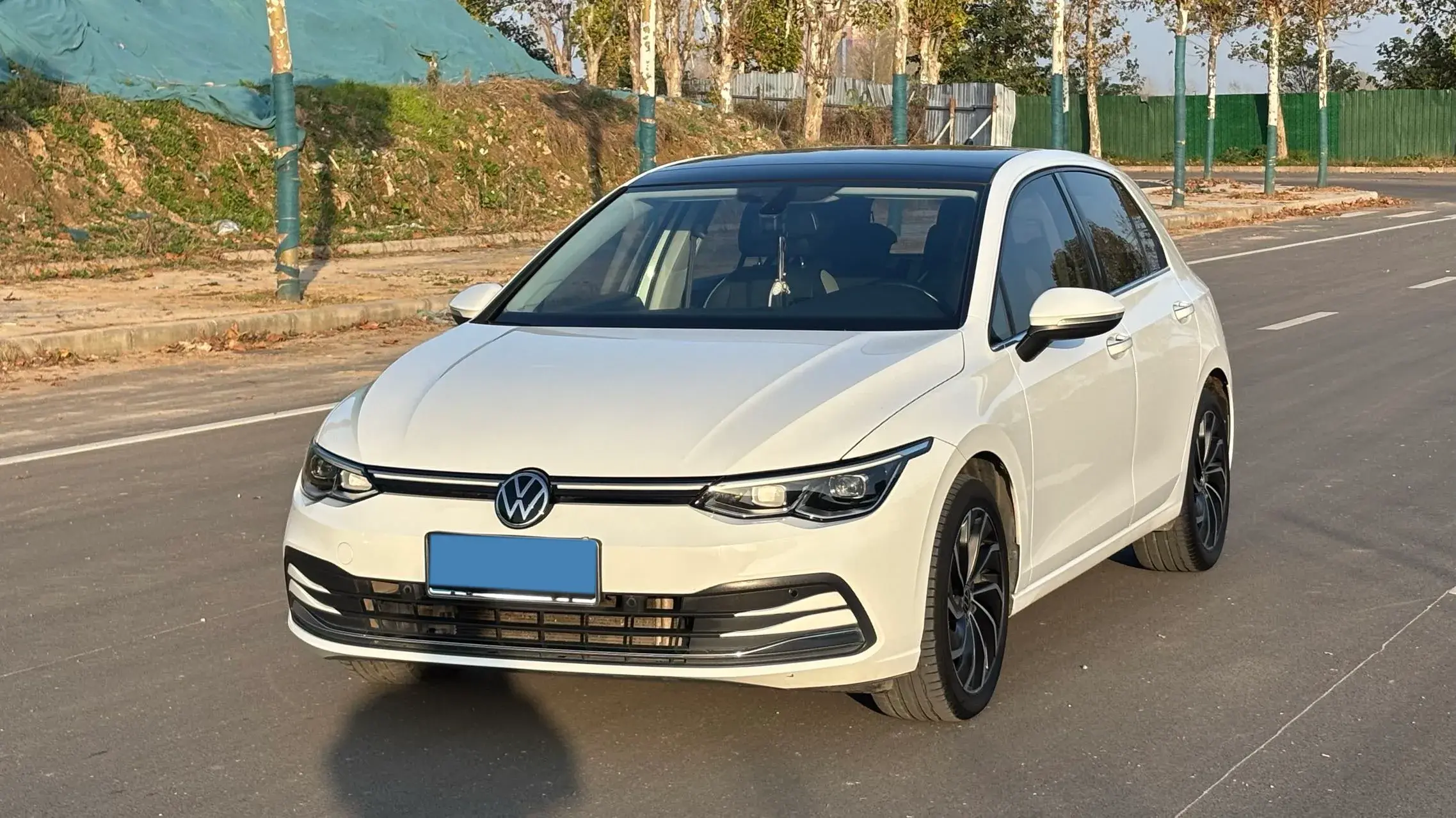 2021 VOLKSWAGEN GOLF view 1