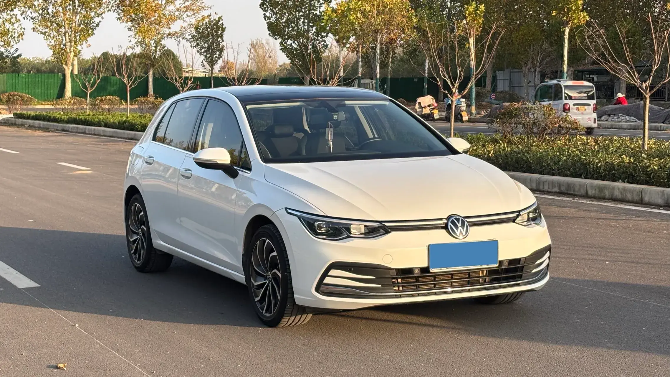 2021 VOLKSWAGEN GOLF thumbnail 3