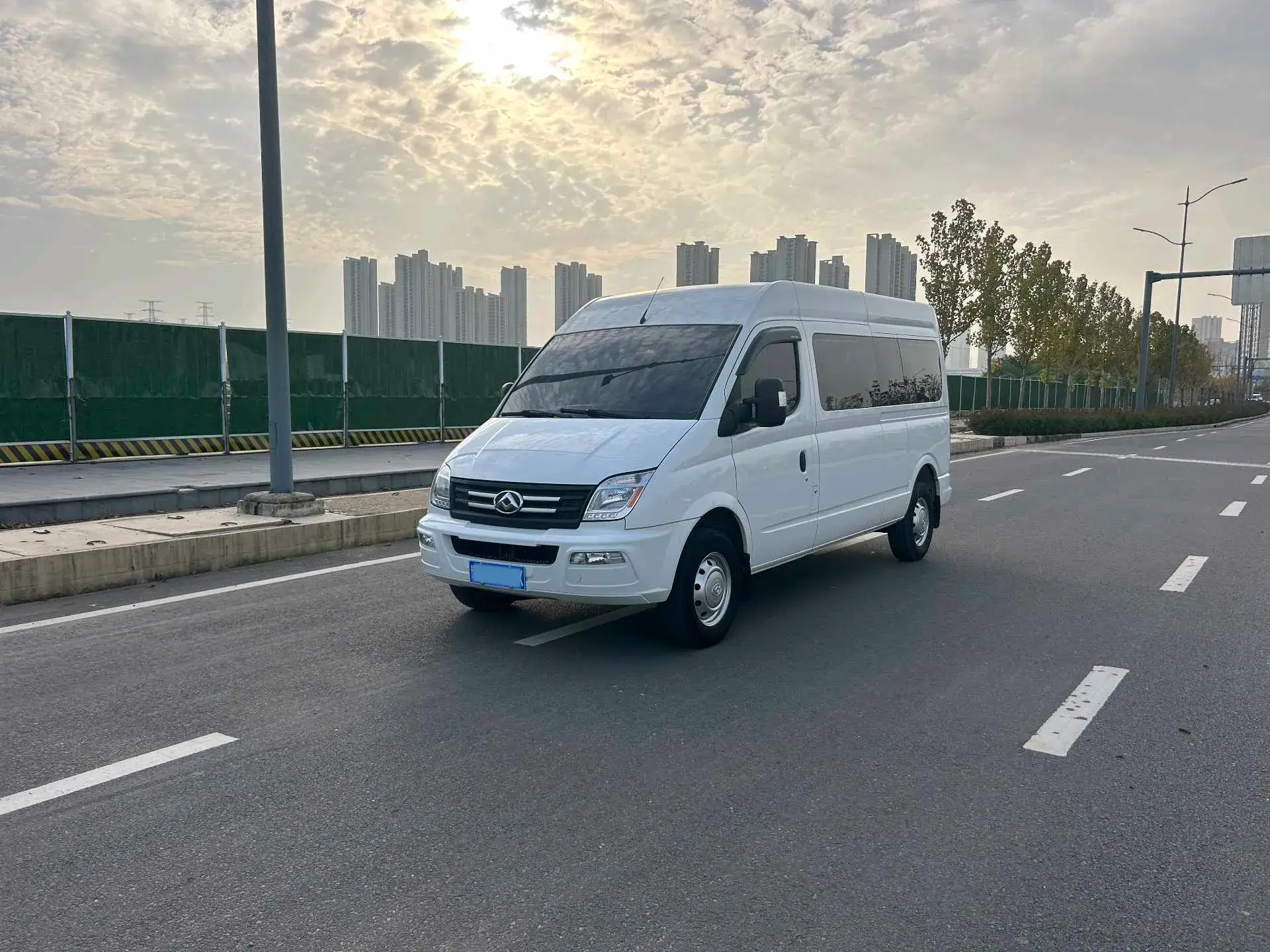 2023 MAXUS XINTU view 1