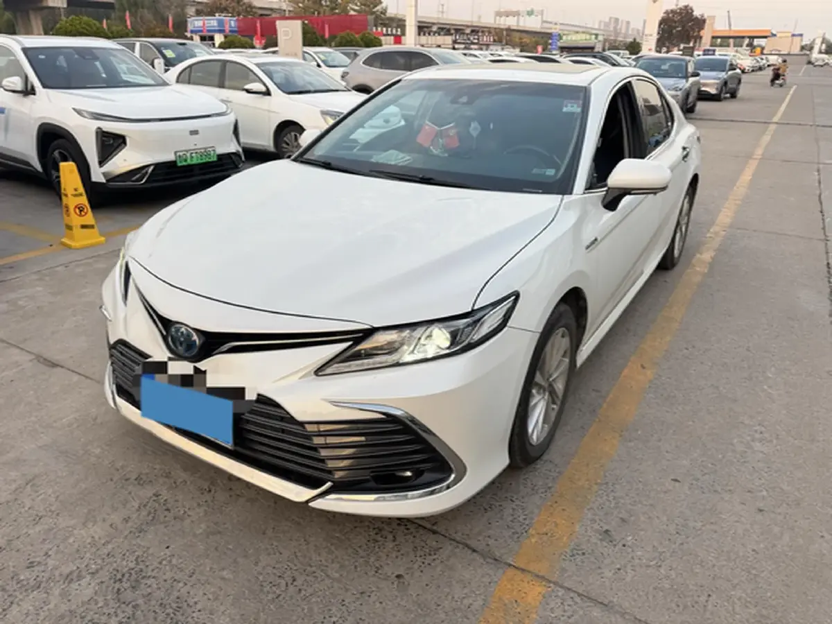 2021 Toyota Camry 2.5L 178HP L4 E-CVT Hybrid