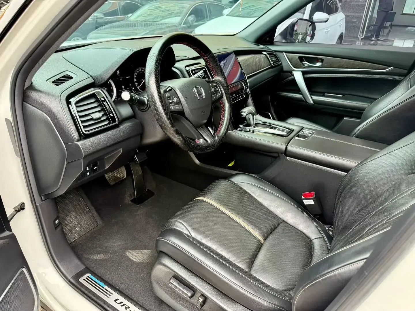 2020 HONDA UR-V thumbnail 2