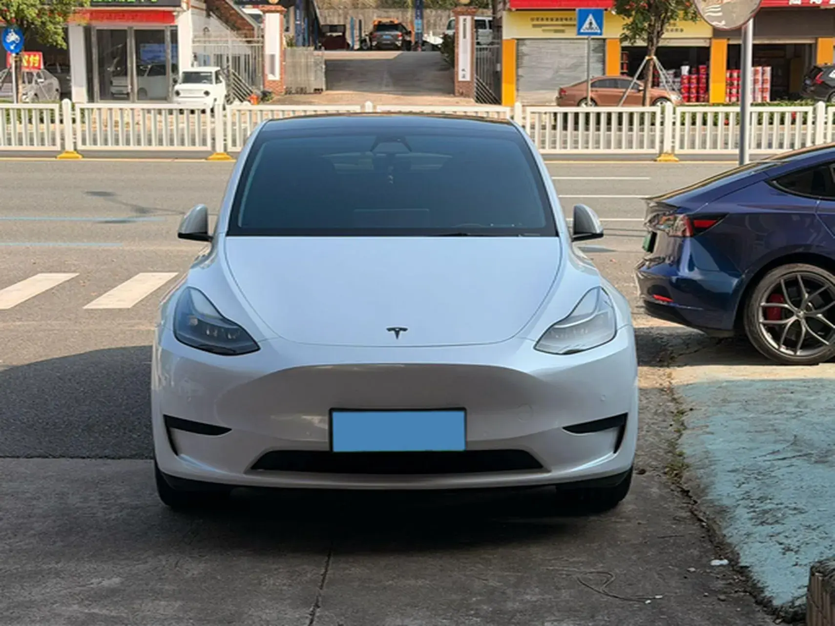 2022 TESLA MODEL thumbnail 3