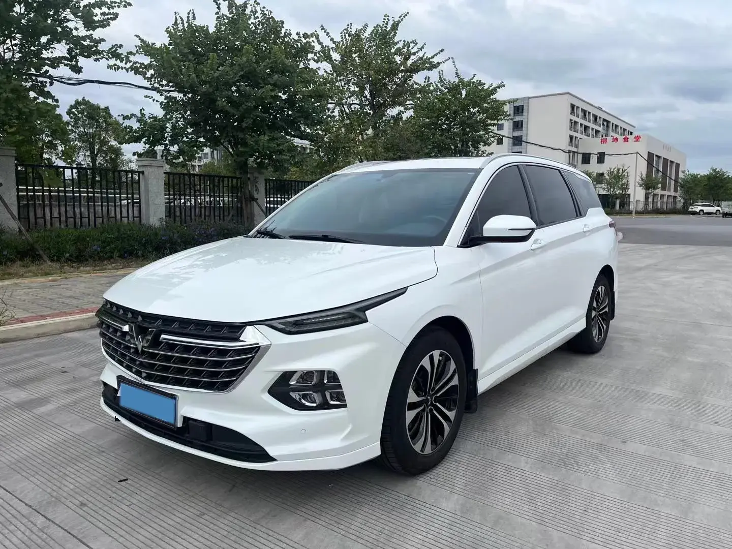 2022 WULING KAIJIE view 1