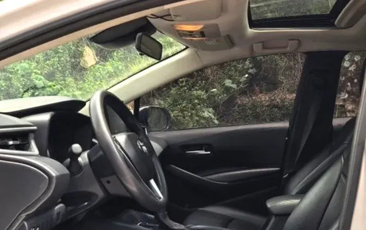 2019 TOYOTA COROLLA thumbnail 3