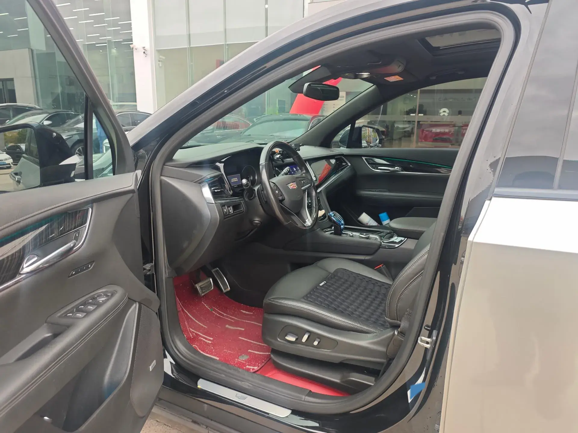 2021 CADILLAC XT6 thumbnail 4