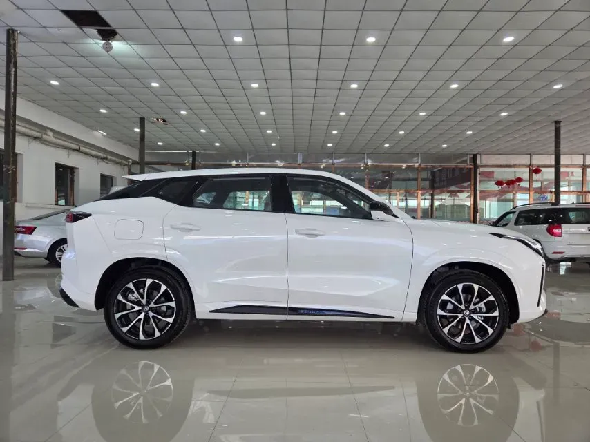 2025 ChangAn UNI-Z 1.5L 98HP L4 E-CVT PHEV,autocango,china used car exporter,china ev exporter,chinese used car exporter,chinese used ev exporter