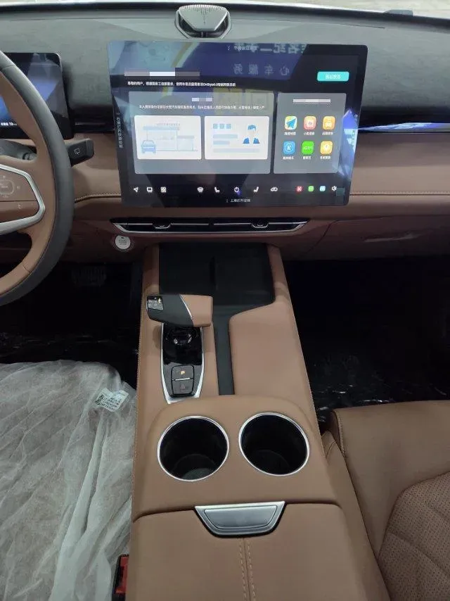 2025 ChangAn UNI-Z 1.5L 98HP L4 E-CVT PHEV,autocango,china used car exporter,china ev exporter,chinese used car exporter,chinese used ev exporter