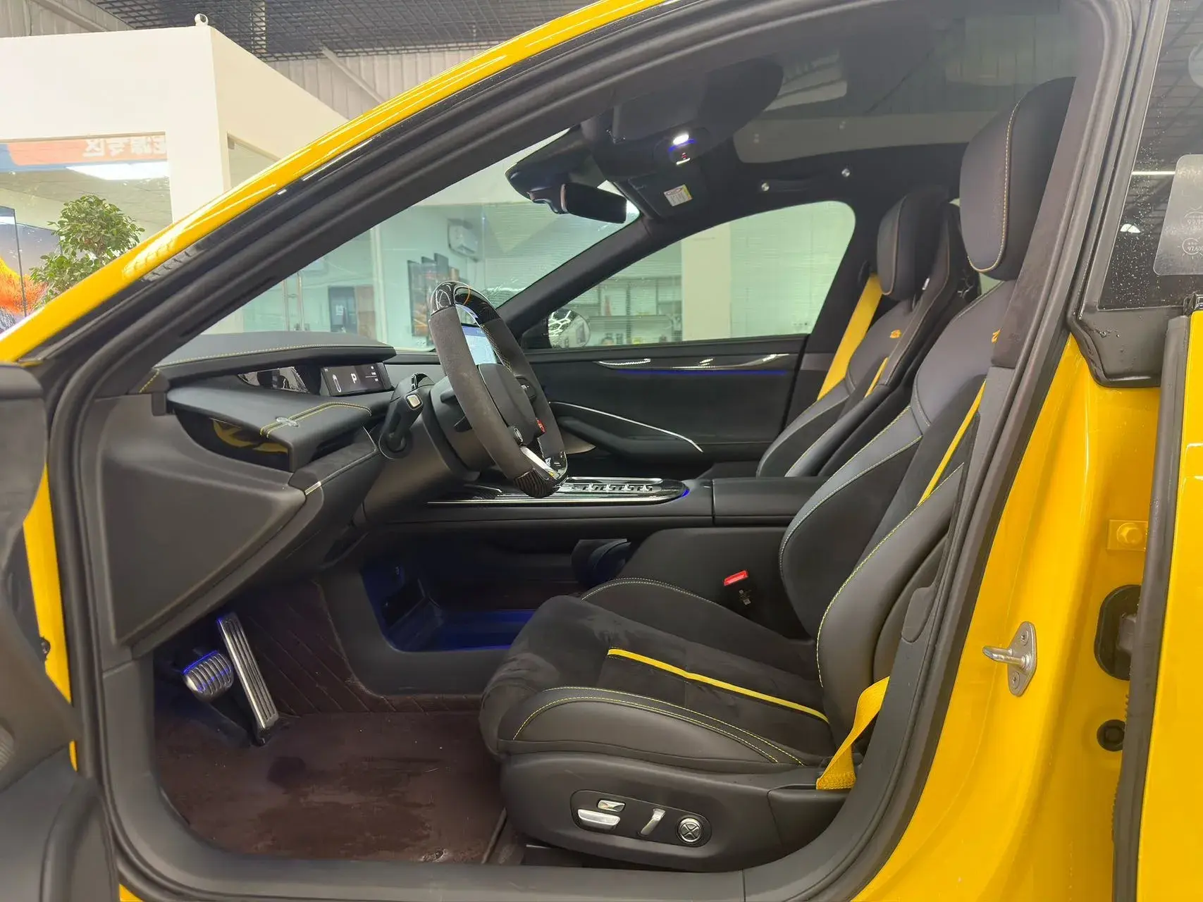 2025 MI SU7 thumbnail 4