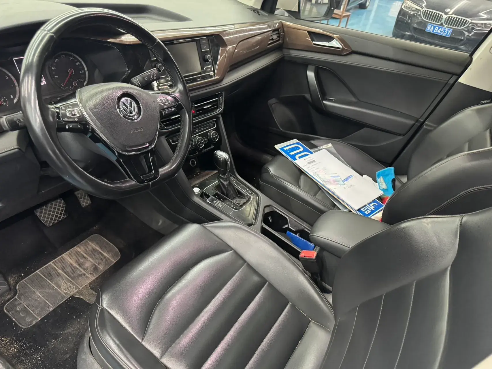 2019 VOLKSWAGEN THARU thumbnail 2