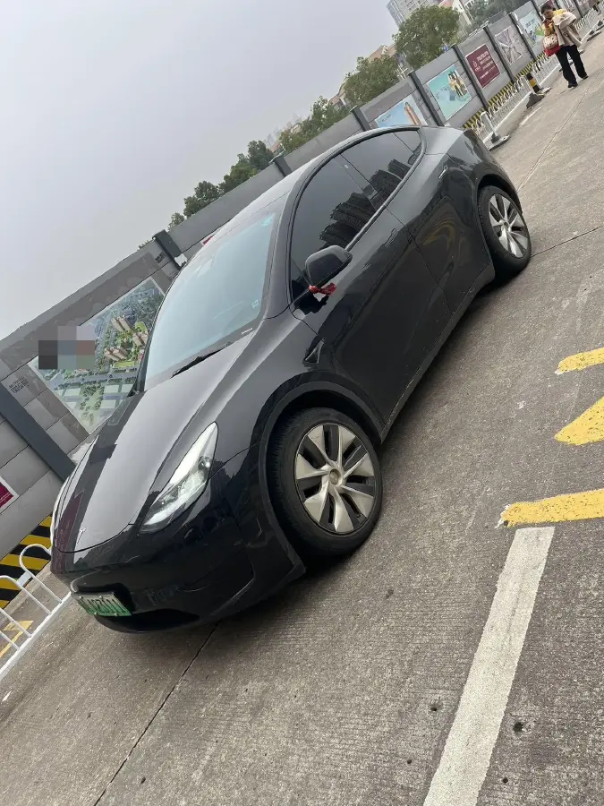 2022 Tesla Model Y BEV 60KWH