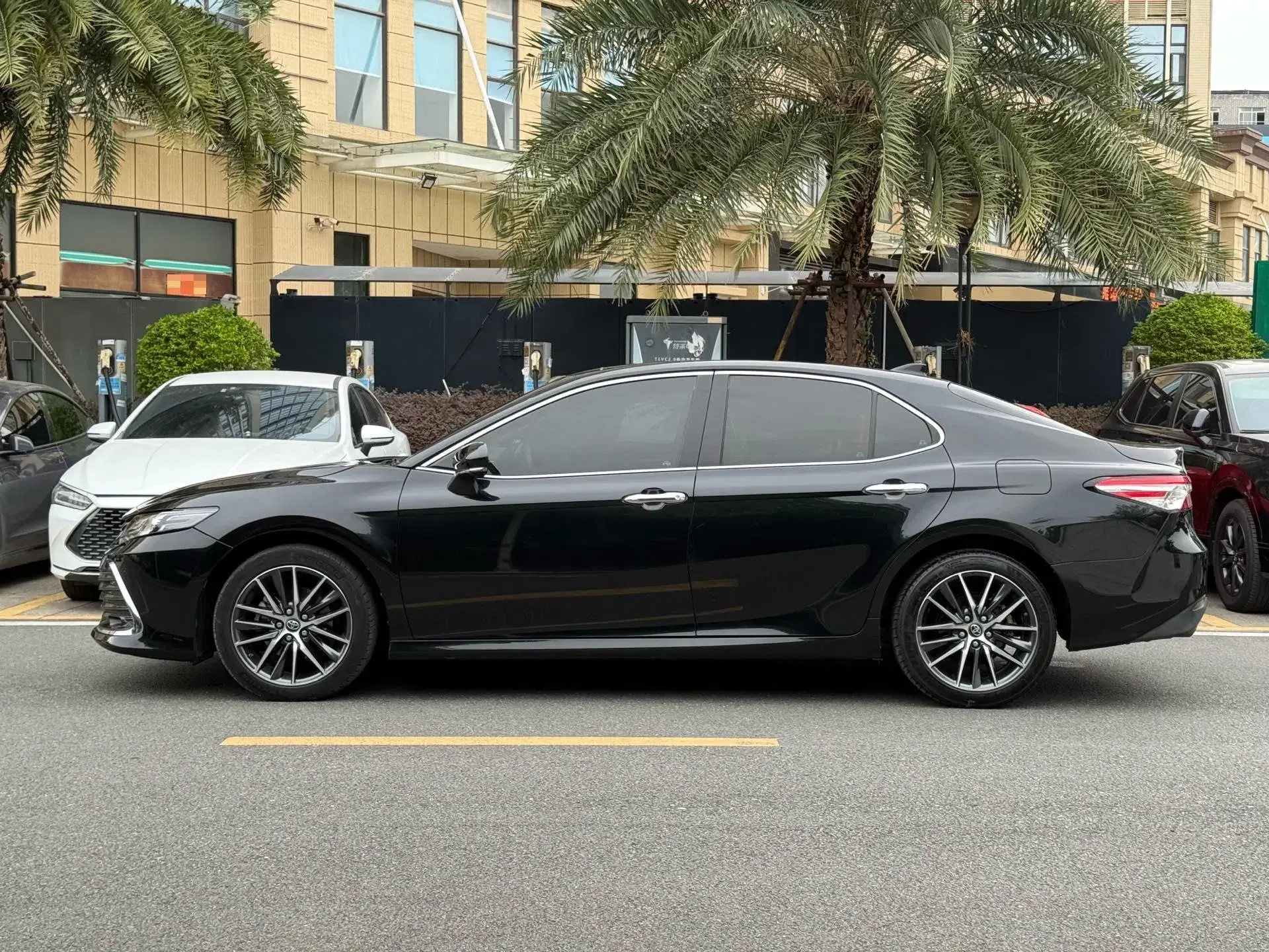 2021 TOYOTA CAMRY thumbnail 3