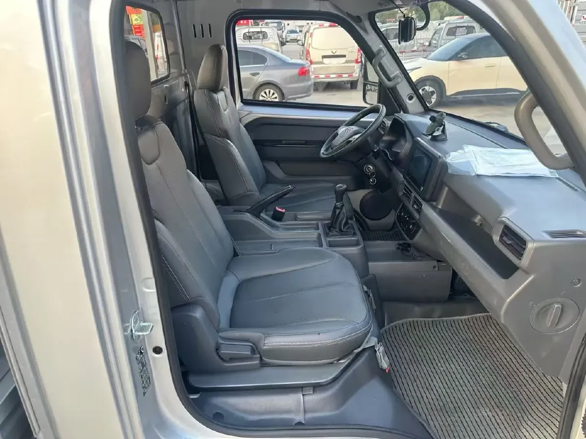 2023 WuLing Loong Truck 2.0L 136HP L4 5MT,autocango,china used car exporter,china ev exporter,chinese used car exporter,chinese used ev exporter