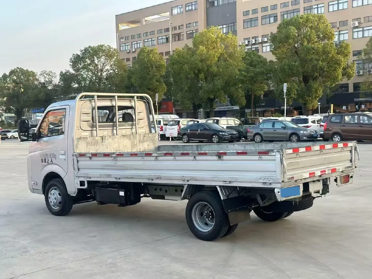 2023 WuLing Loong Truck 2.0L 136HP L4 5MT,autocango,china used car exporter,china ev exporter,chinese used car exporter,chinese used ev exporter
