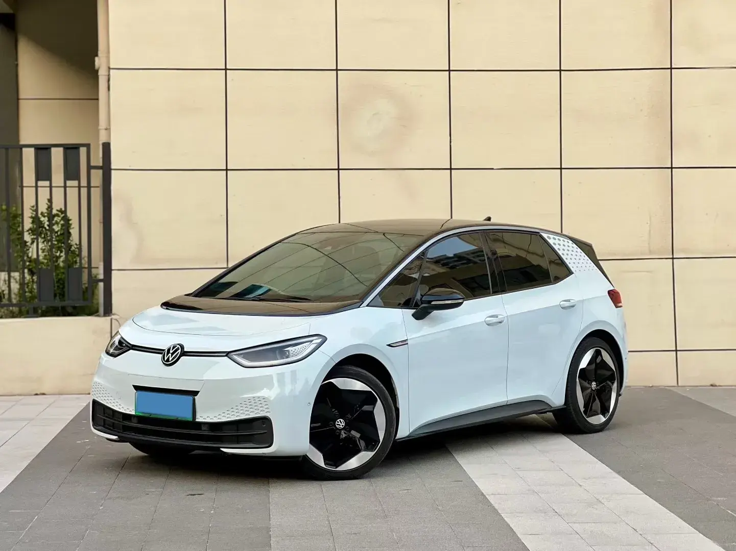 2021 VOLKSWAGEN ID.3 view 1