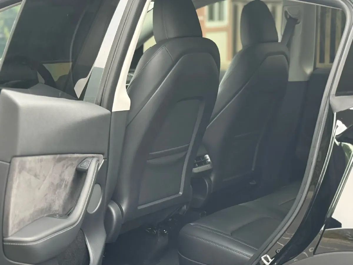 2022 Tesla Model Y BEV 60KWH,autocango,china used car exporter,china ev exporter,chinese used car exporter,chinese used ev exporter