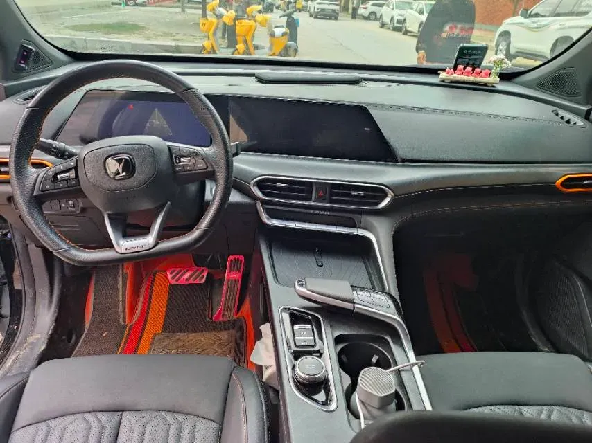 2022 ChangAn UNI-T 1.5T 188HP L4 7DCT,autocango,china used car exporter,china ev exporter,chinese used car exporter,chinese used ev exporter