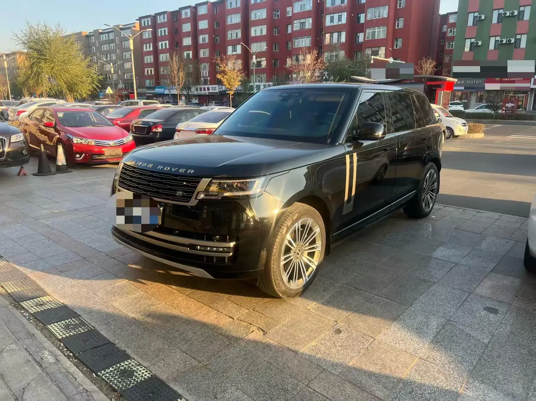 2022 LAND ROVER view 1