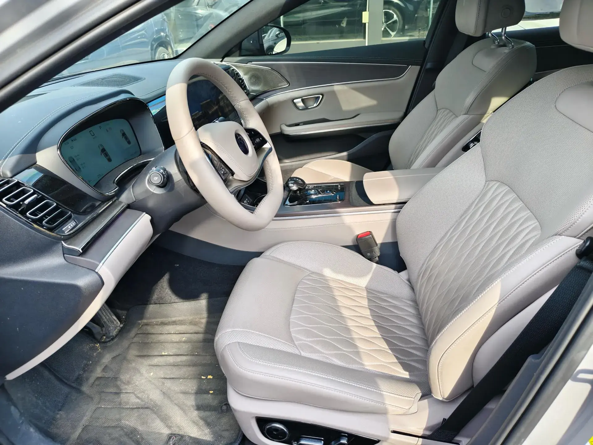 2025 BYD HAN thumbnail 4