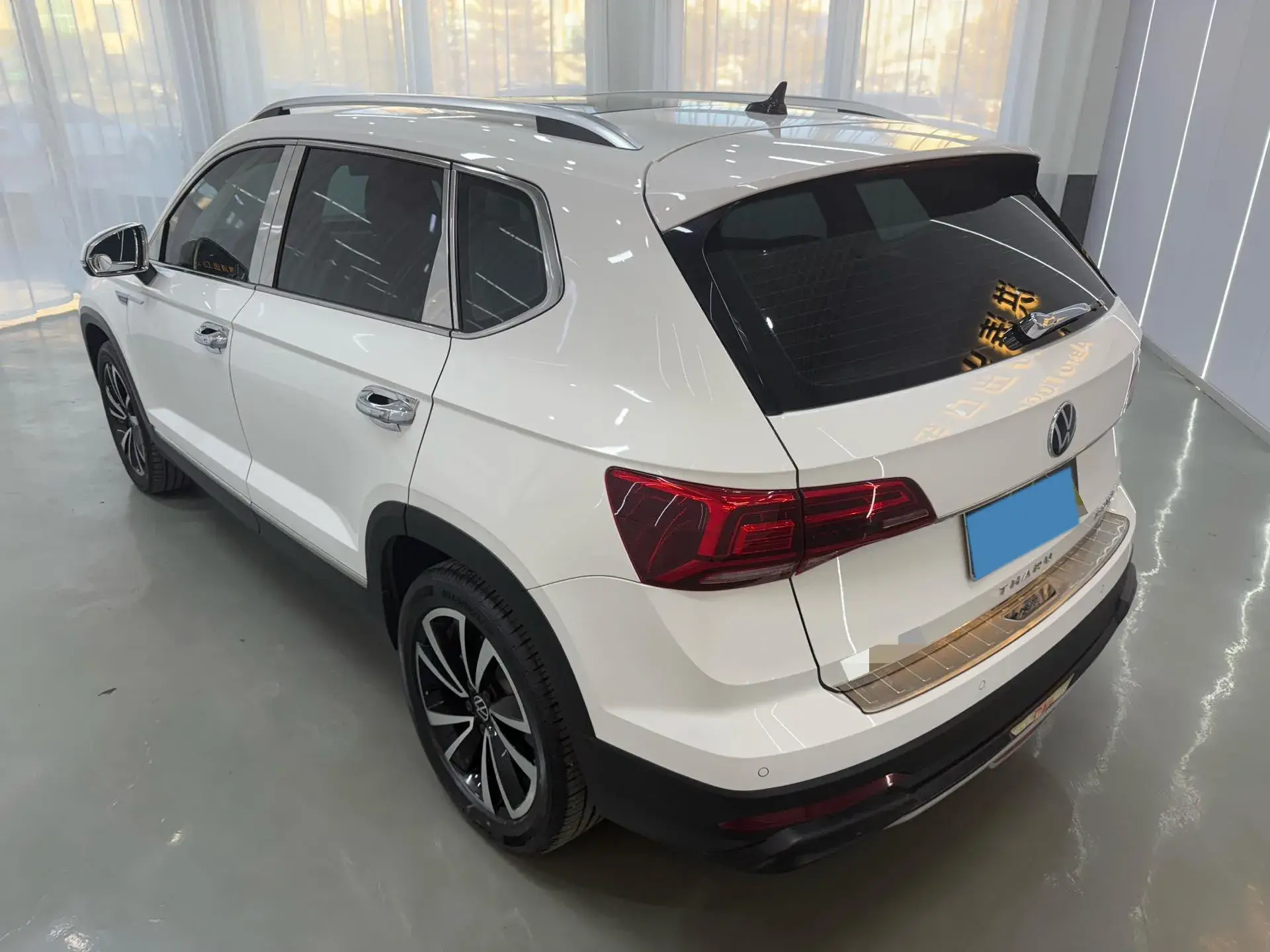 2022 VOLKSWAGEN THARU thumbnail 4