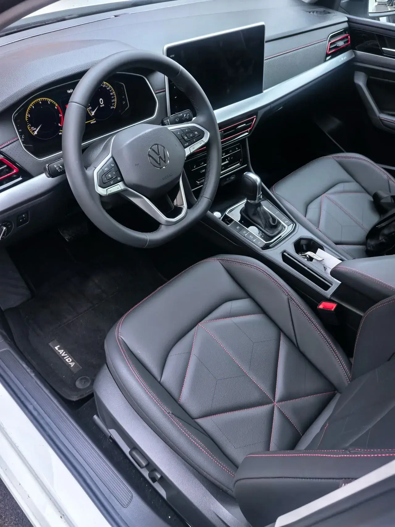 2024 VOLKSWAGEN LAVIDA thumbnail 4