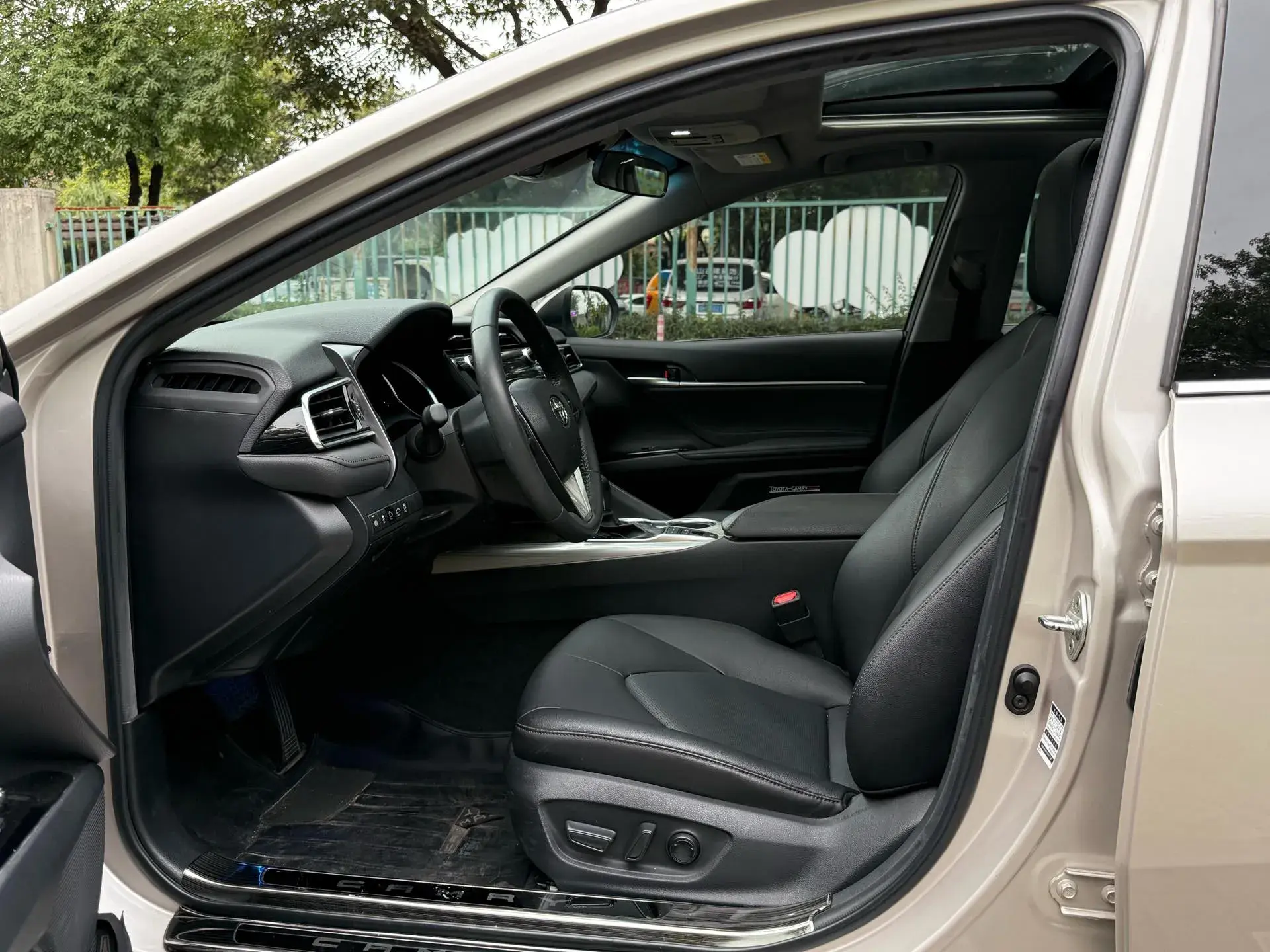 2019 TOYOTA CAMRY thumbnail 4