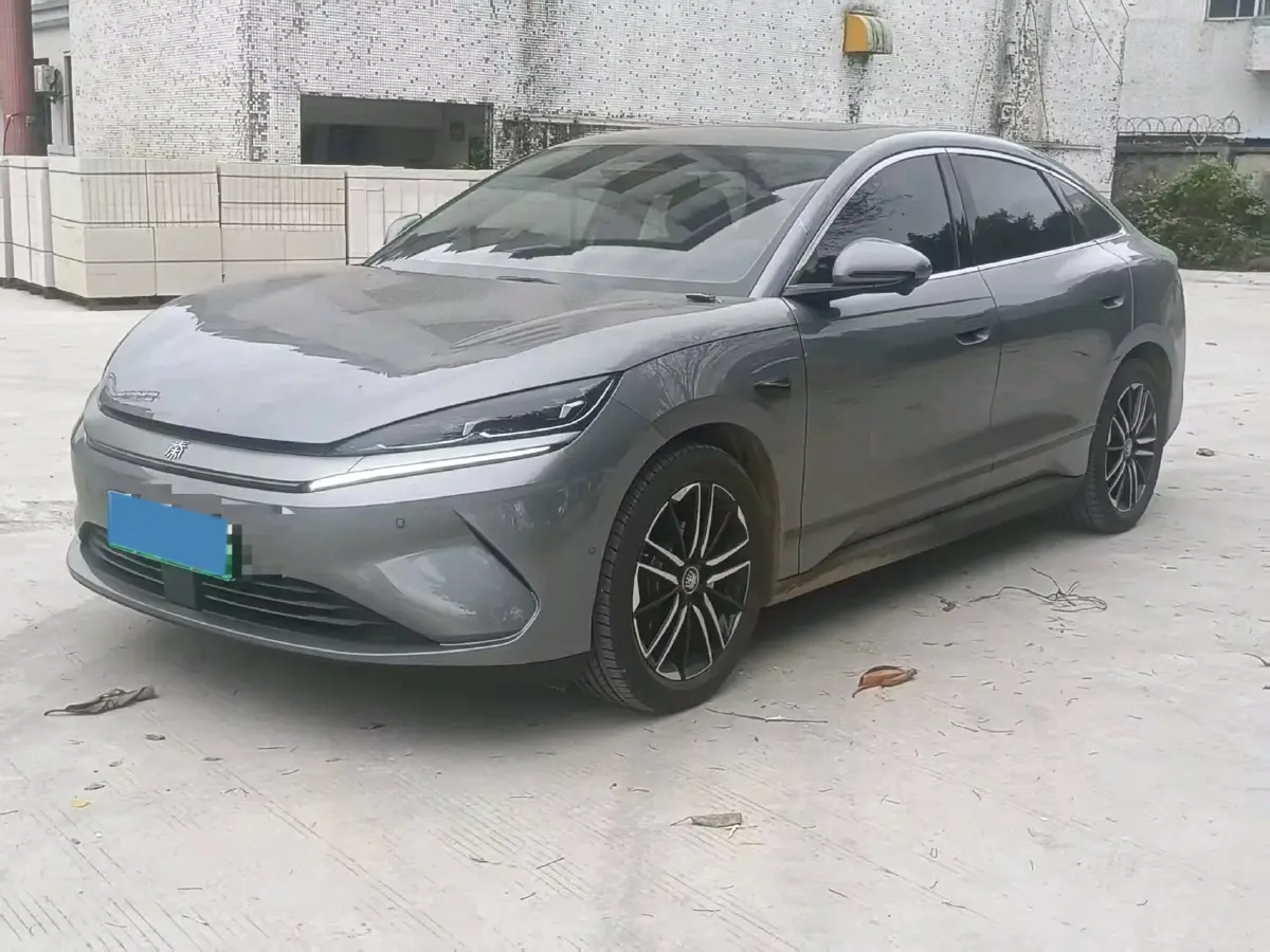 2025 BYD QinL BEV
