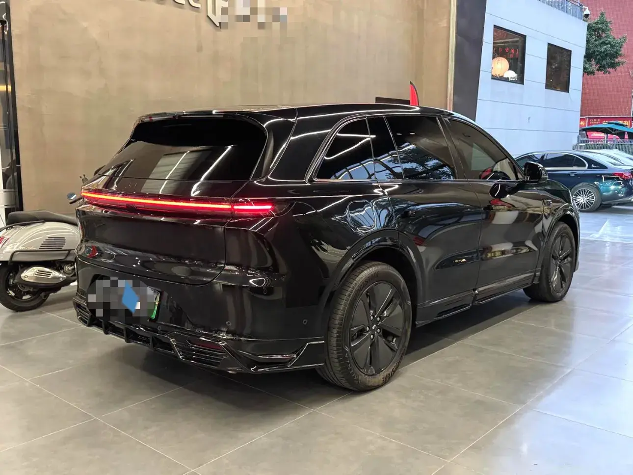 2024 LI L6 thumbnail 4