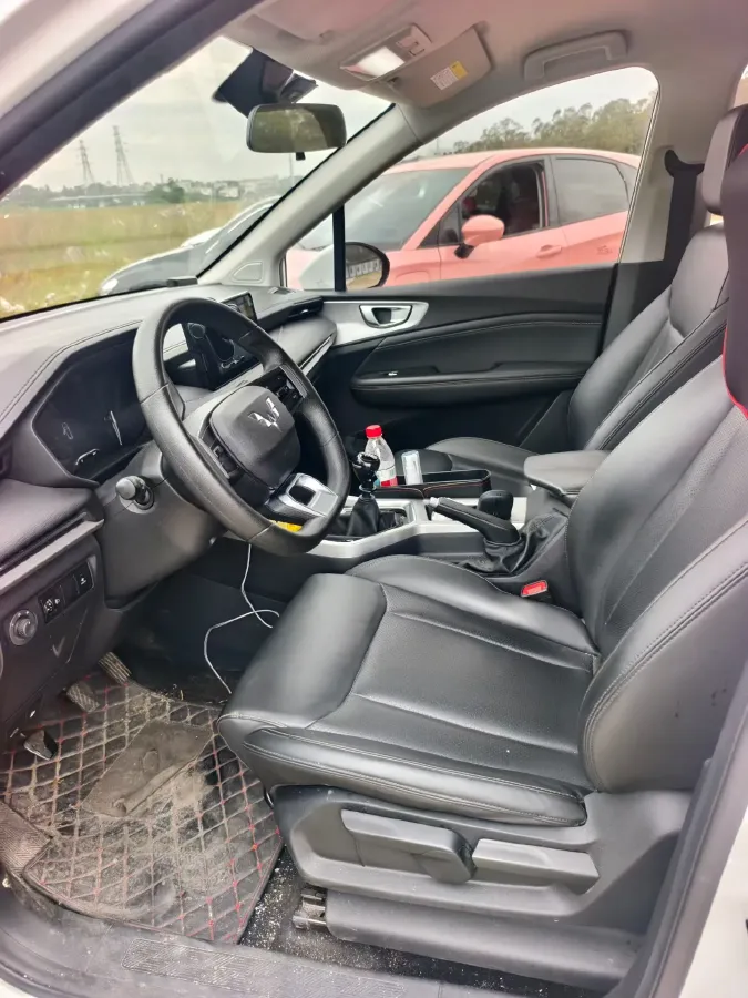 2022 WuLing JiaChen 1.5L 99HP L4 6MT,autocango,china used car exporter,china ev exporter,chinese used car exporter,chinese used ev exporter