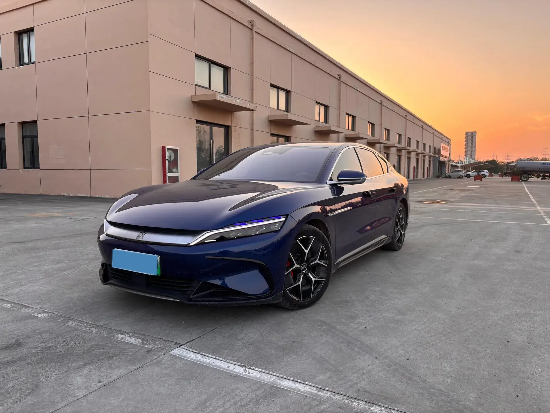 2022 BYD HAN thumbnail 3