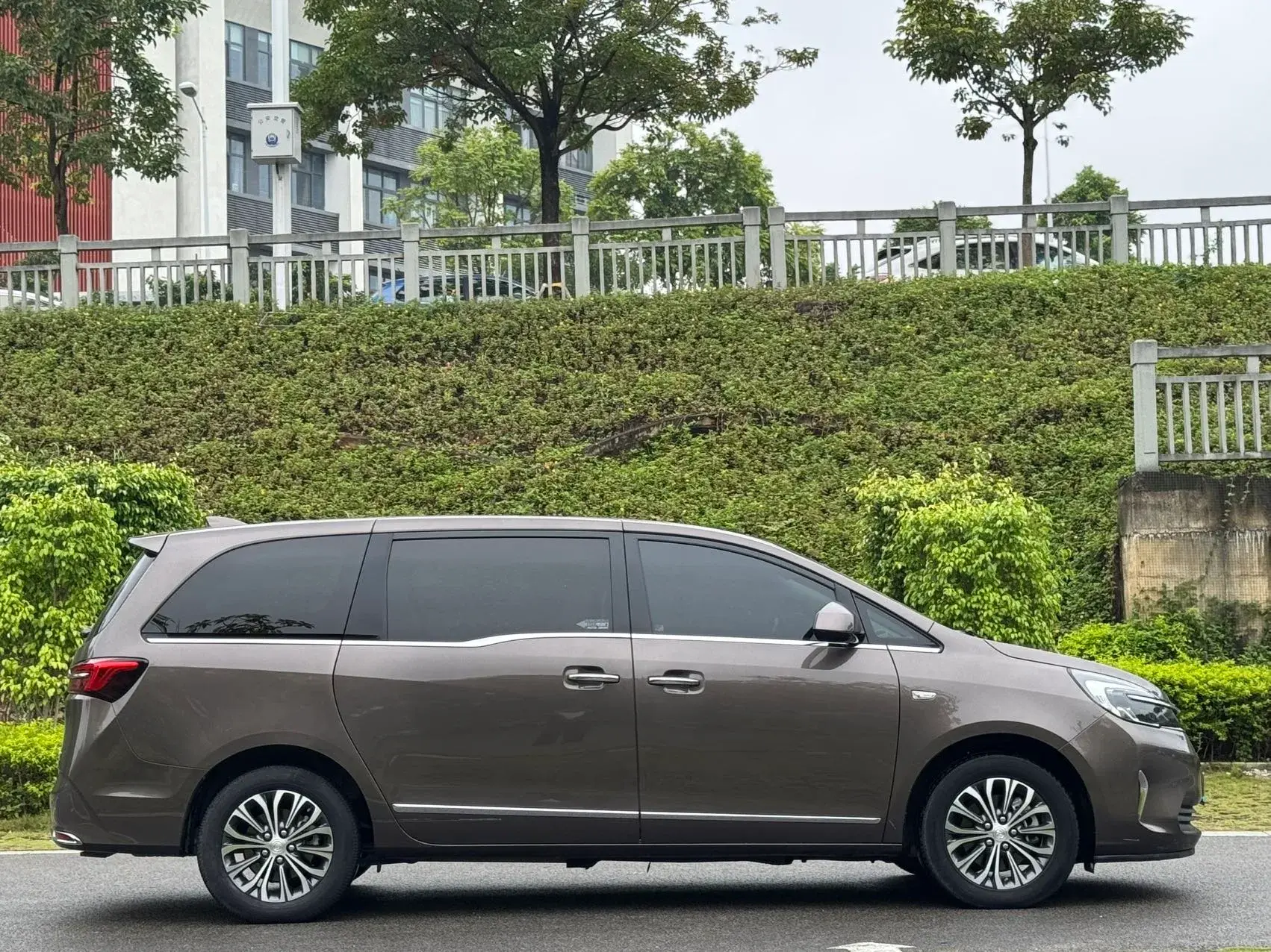 2021 BUICK GL8 thumbnail 4