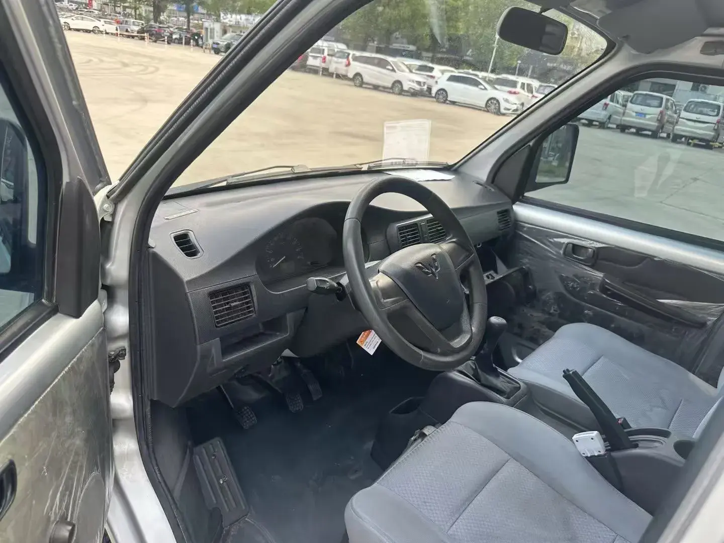 2015 WULING RONGGUANG thumbnail 4