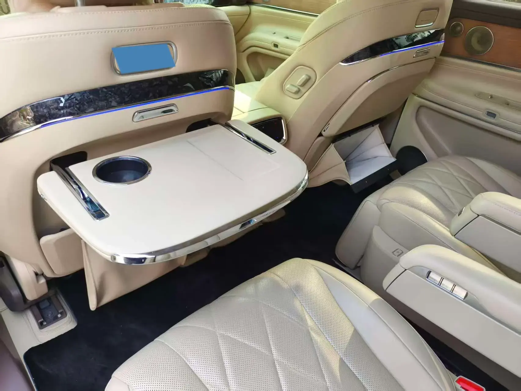 2024 AITO AITO thumbnail 3