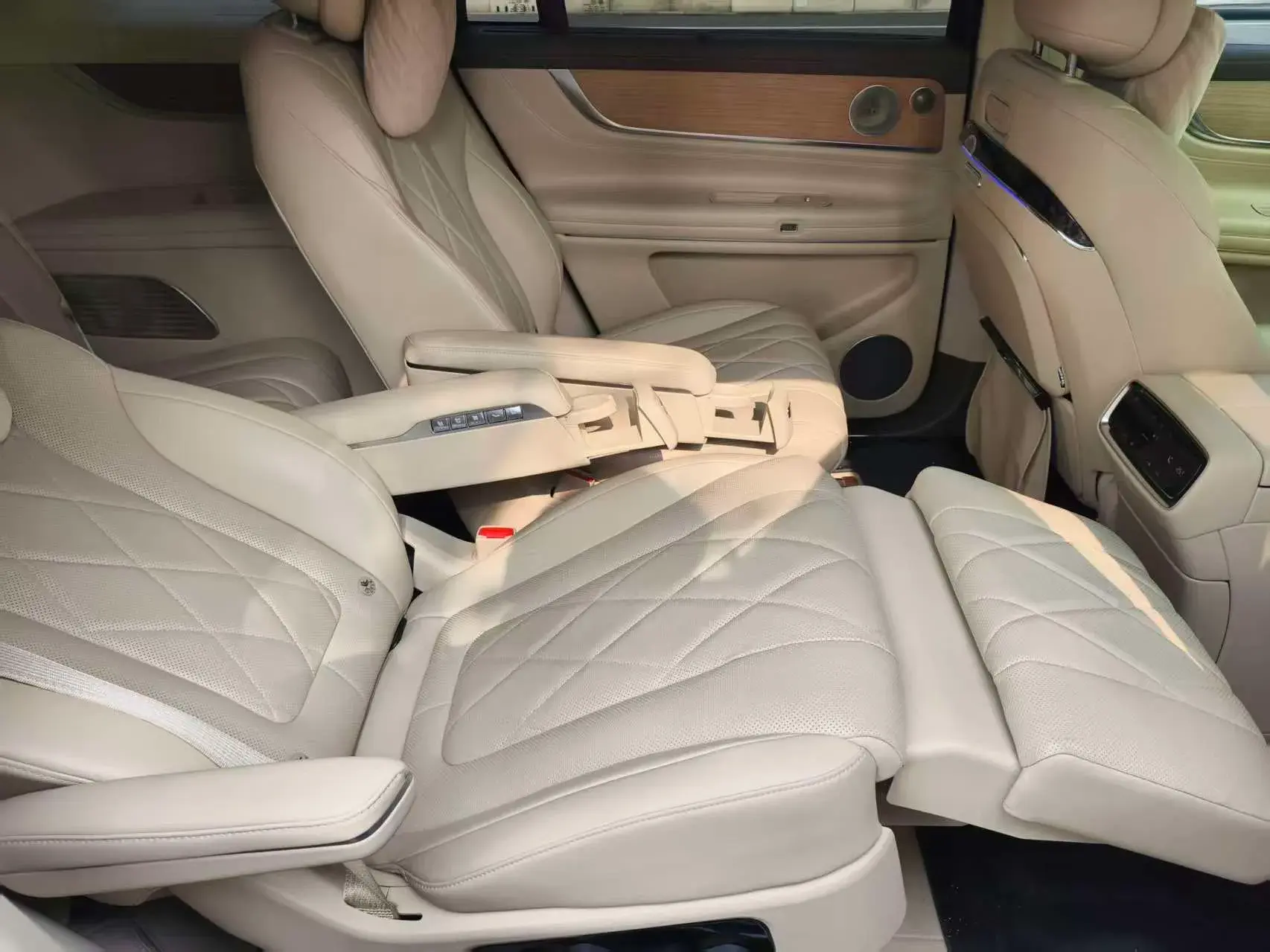 2024 AITO AITO thumbnail 2