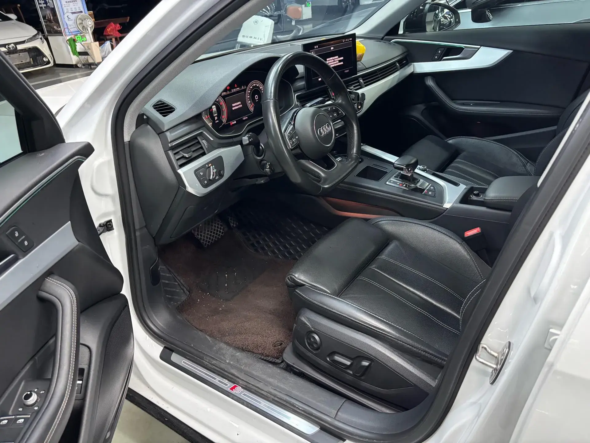 2022 AUDI A4L thumbnail 4