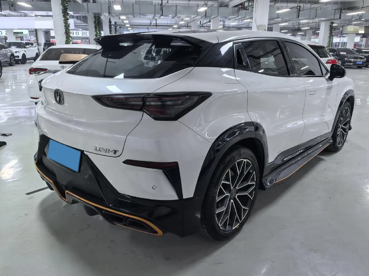 2023 ChangAn UNI-T 1.5T 188HP L4 7DCT,autocango,china used car exporter,china ev exporter,chinese used car exporter,chinese used ev exporter