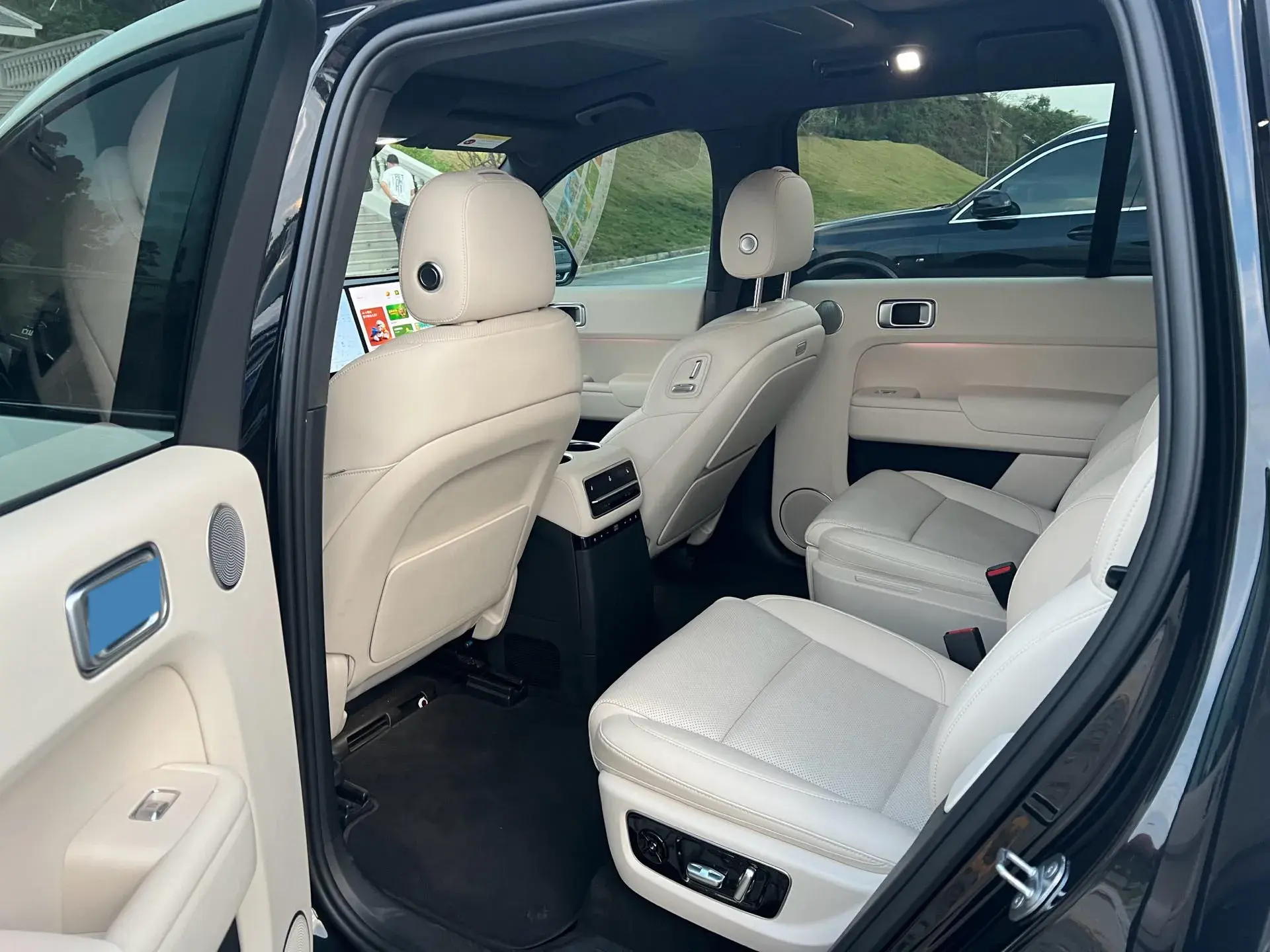 2022 LI L9 thumbnail 3