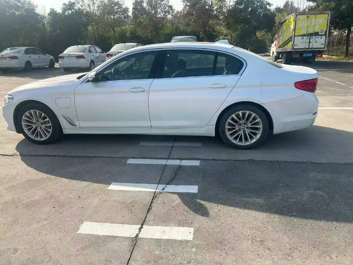 2020 BMW 5 Series 2.0T 184HP L4 8AT PHEV 17.7KWH,autocango,china used car exporter,china ev exporter,chinese used car exporter,chinese used ev exporter