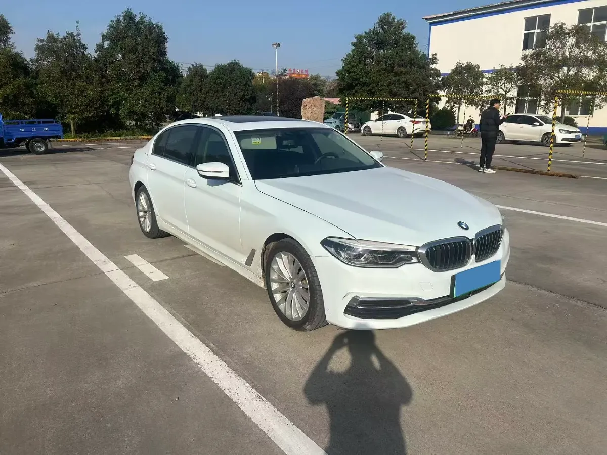 2020 BMW 5 Series 2.0T 184HP L4 8AT PHEV 17.7KWH,autocango,china used car exporter,china ev exporter,chinese used car exporter,chinese used ev exporter