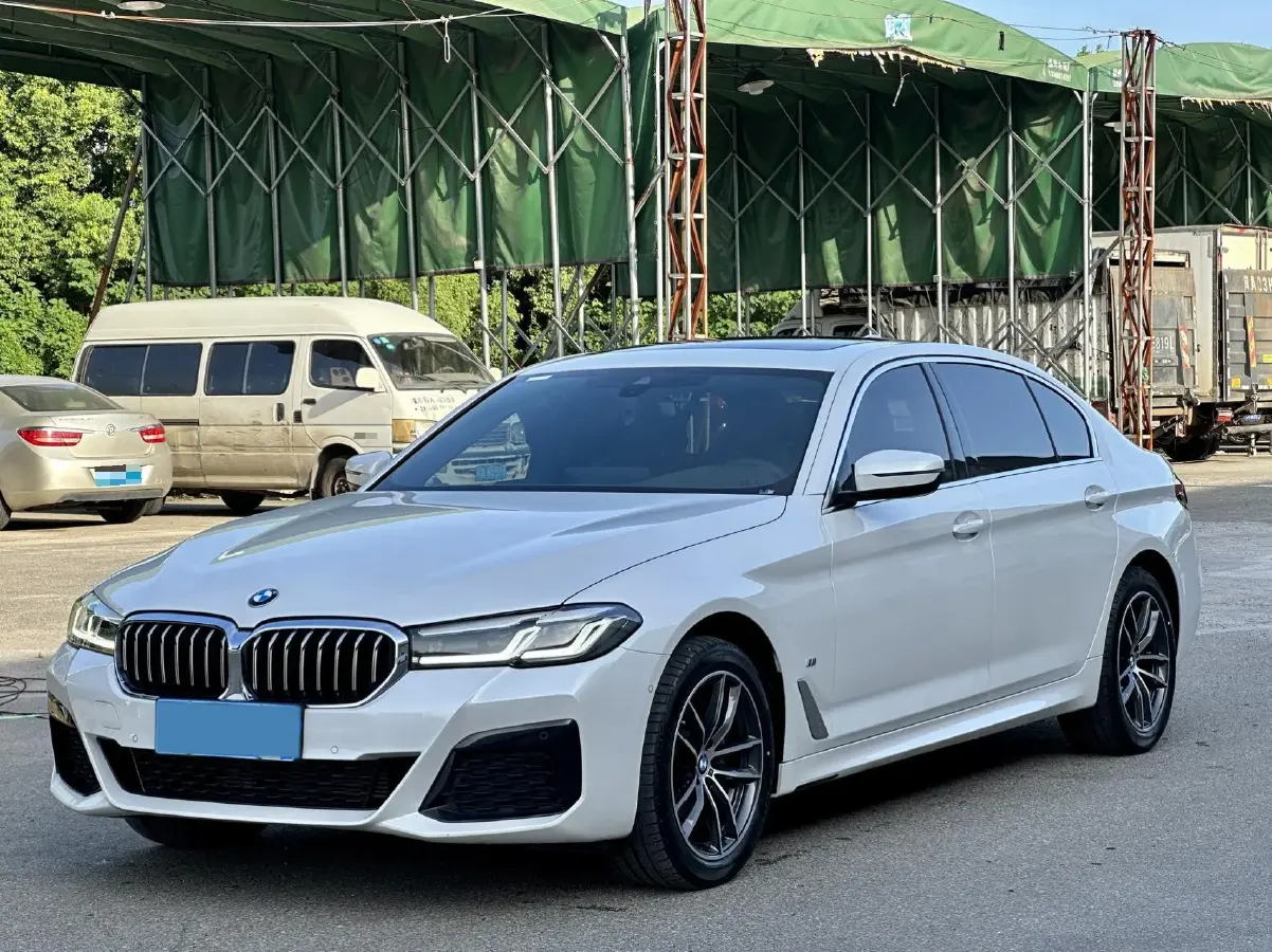 2022 BMW 5 Series 2.0T 184HP L4 8AT