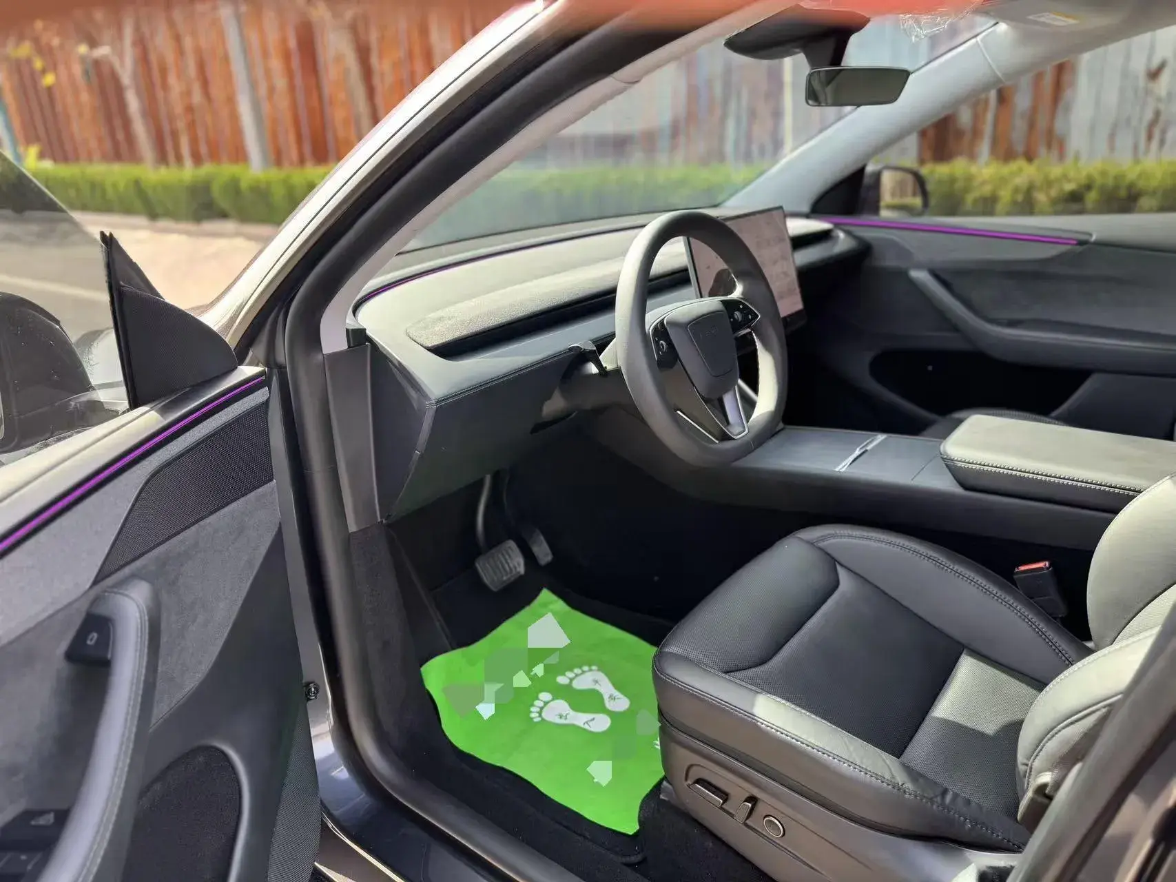 2025 TESLA MODEL thumbnail 4